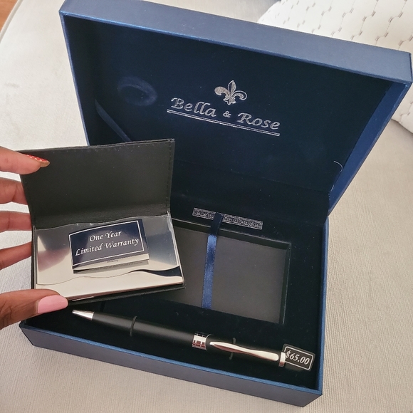 Bella & Rose - Picture 2 of 2